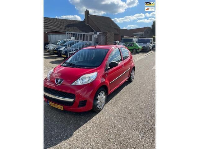 Rood Gebruikt 2010 Peugeot 107 Hatchback | € 1.800 (Goede deal) - Afbeelding 1/4