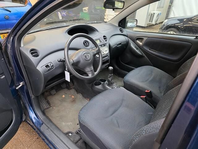 Occasion Toyota Yaris Luna 87 PK (63 kW) 2003 Blauw Hatchback