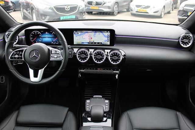 Occasion Mercedes A180 Business 136 PK (100 kW) 2022 Zwart Sedan