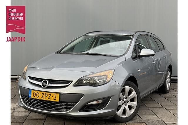 Grijs Gebruikt 2013 Opel Astra Edition Stationwagen | € 5.444 (Eerlijke prijs) - Afbeelding 1/4