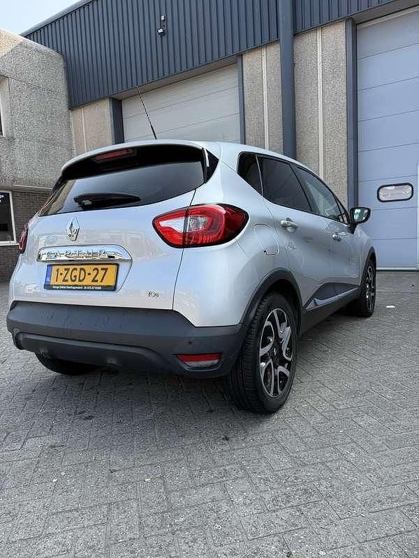 Grijs Gebruikt 2015 Renault Captur Dynamique SUV | € 7.995 (Goede deal) - Afbeelding 1/4