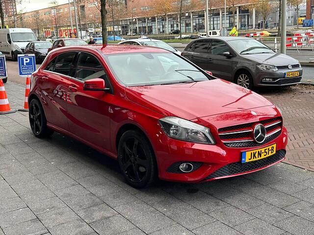 Occasion Mercedes A180 Prestige 123 PK (90 kW) 2013 Rood Hatchback