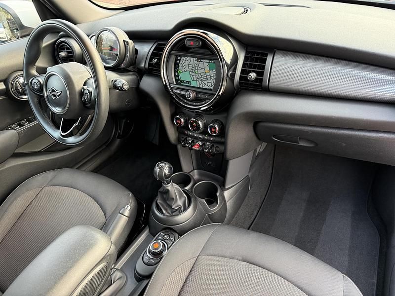 Occasion Mini Cooper Pepper 136 PK (100 kW) 2020 Rood Hatchback