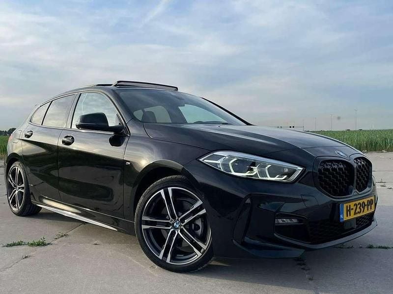 Gebruikt 2020 BMW 118 Sport Line Hatchback | € 19.000 (Super prijs) - Afbeelding 1/4