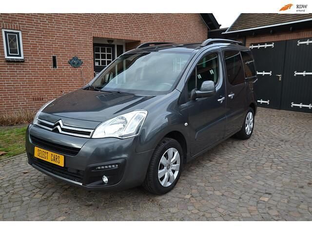 Grijs Occasion 2017 Citroën Berlingo XTR MPV | € 8.950 (Goede deal) - Afbeelding 1/4