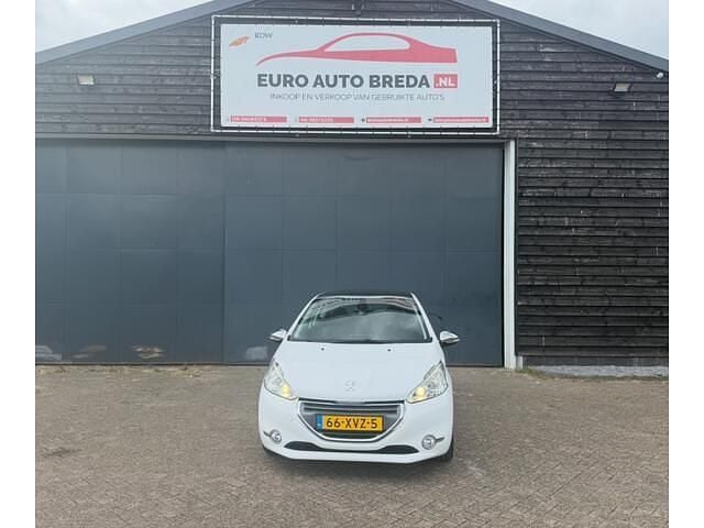 Wit Gebruikt 2012 Peugeot 208 Allure Hatchback | € 5.250 (Eerlijke prijs) - Afbeelding 1/4