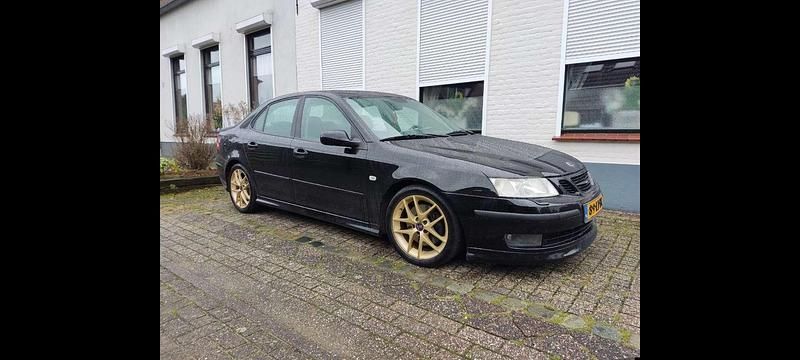 Zwart Gebruikt 2003 Saab 9-3 Aero Sedan | € 2.875 (Goede deal) - Afbeelding 1/4