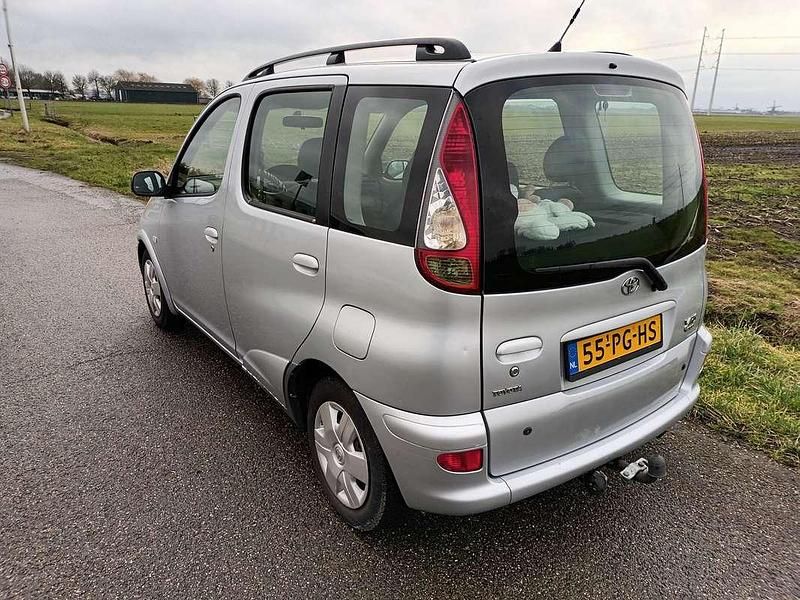 Occasion Toyota Yaris Terra 84 PK (61 kW) 2004 Zilver Stationwagen