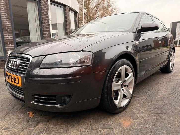 Grijs Occasion 2007 Audi A3 Attraction Hatchback | € 3.500 (Eerlijke prijs) - Afbeelding 1/4