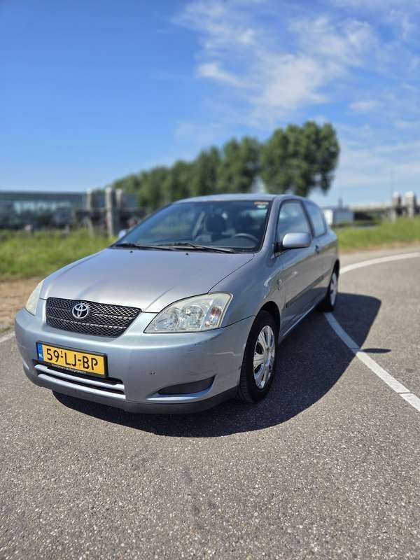 Blauw Gebruikt 2003 Toyota Corolla Terra Hatchback | € 3.800 (Eerlijke prijs) - Afbeelding 1/4