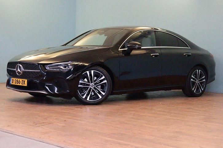 Gebruikt 2024 Mercedes 180 Luxury Sedan | € 36.888 (Super prijs) - Afbeelding 1/3