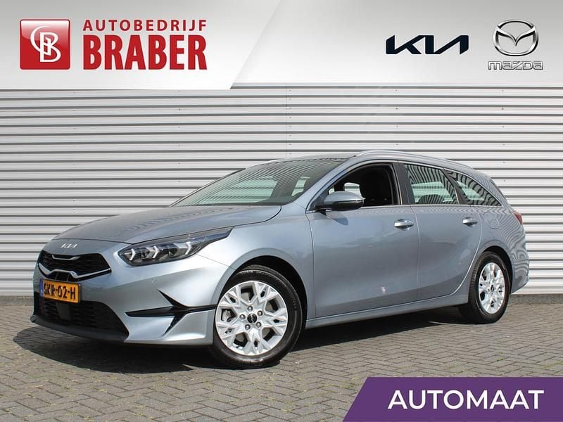 Grijs Gebruikt 2024 Kia Ceed Stationwagen | € 29.545 (Eerlijke prijs) - Afbeelding 1/4