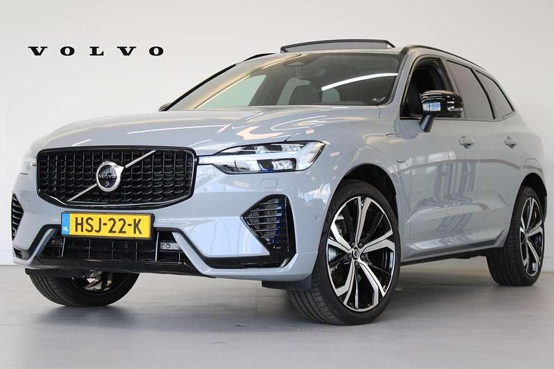 Grijs, metallic lak Nieuw 2024 Volvo XC60 Plus SUV | € 60.900 - Afbeelding 1/4
