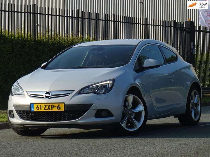 Grijs Gebruikt 2013 Opel Astra GTC Sport Hatchback | € 7.499 (Eerlijke prijs) - Afbeelding 1/4
