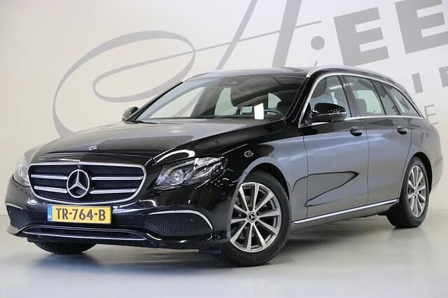 Zwart Gebruikt 2018 Mercedes 200 Stationwagen | € 24.950 (Eerlijke prijs) - Afbeelding 1/4