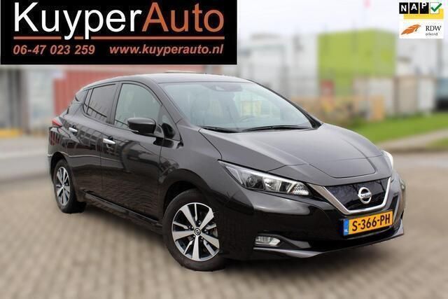 Zwart, metallic lak Gebruikt 2020 Nissan Leaf Acenta Hatchback | € 14.975 (Eerlijke prijs) - Afbeelding 1/4