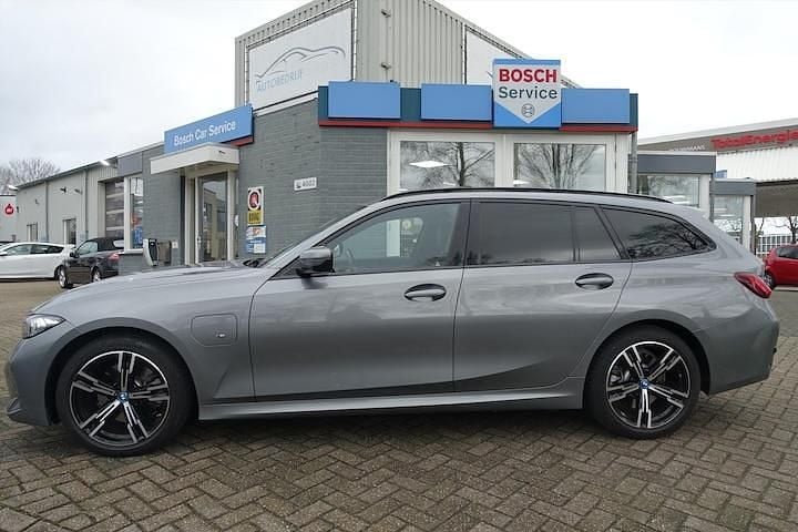 Occasion BMW 320e M Sport 2023 Grijs (metallic) Stationwagen