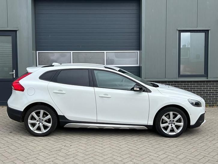 Occasion Volvo V40 CC Momentum 152 PK (111 kW) 2016 Stationwagen