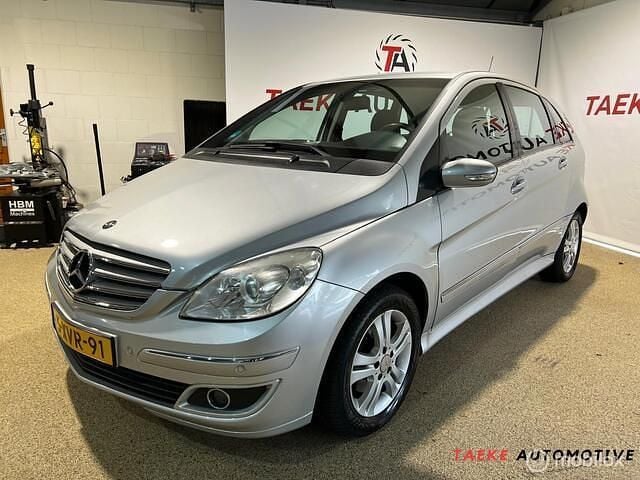 Grijs Gebruikt 2007 Mercedes B200 MPV | € 3.950 (Eerlijke prijs) - Afbeelding 1/4