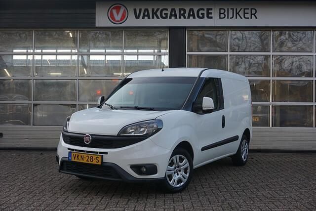 Wit (metallic) Occasion 2018 Fiat Doblò MPV | € 7.950 (Eerlijke prijs) - Afbeelding 1/4