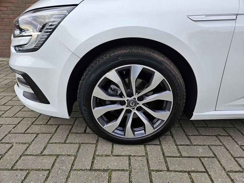 Occasion Renault Mégane GrandTour Techno 142 PK (104 kW) 2023 Wit Stationwagen