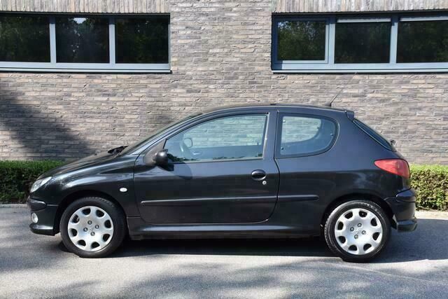 Occasion Peugeot 206 Quiksilver 109 PK (80 kW) 2003 Zwart Sedan