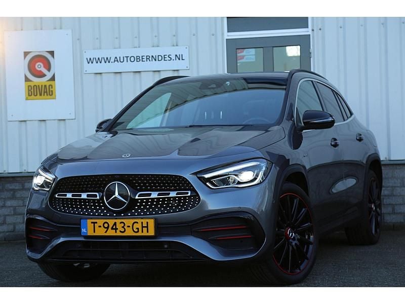Grijs Occasion 2021 Mercedes GLA250 Business SUV | € 36.900 (Eerlijke prijs) - Afbeelding 1/4