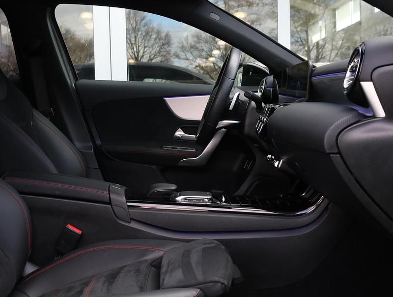 Occasion Mercedes A250 Business 160 PK (117 kW) 2021 Grijs Hatchback