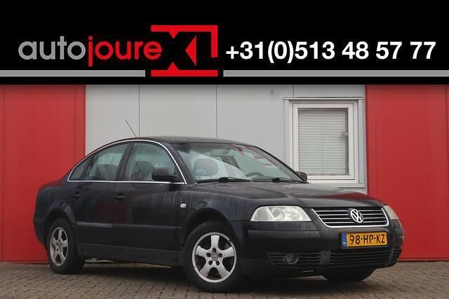 Zwart Occasion 2001 VW Passat Comfortline Sedan | € 999 (Eerlijke prijs) - Afbeelding 1/4