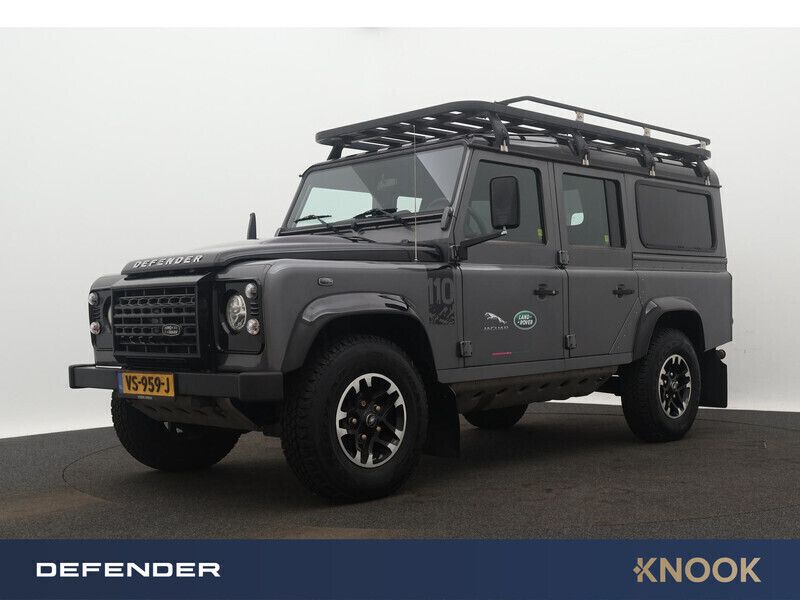 Grijs Gebruikt 2016 Land Rover Defender Adventure SUV | € 54.950 - Afbeelding 1/4