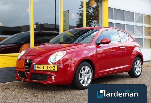 Rood Gebruikt 2010 Alfa Romeo MiTo Distinctive Hatchback | € 4.750 (Eerlijke prijs) - Afbeelding 1/4