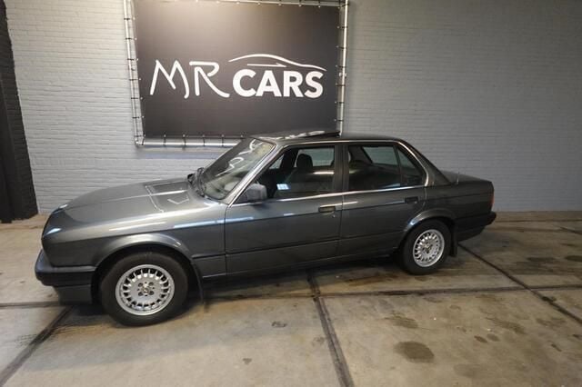 Grijs Gebruikt 1986 BMW 320 Sedan | € 9.900 - Afbeelding 1/4