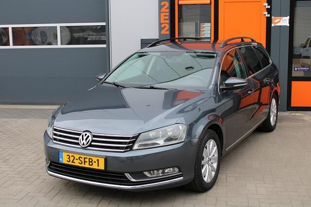 Grijs Gebruikt 2011 VW Passat Comfortline Stationwagen | € 8.900 (Duur) - Afbeelding 1/4