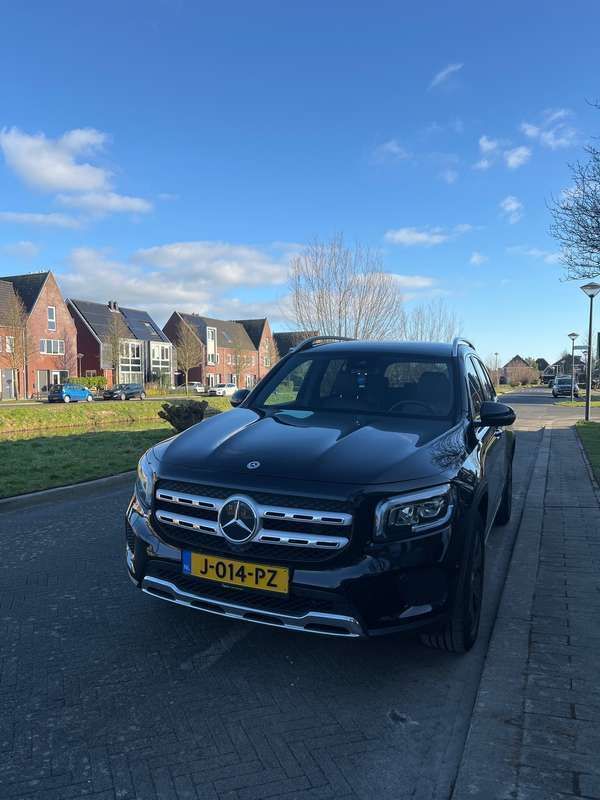 Zwart Gebruikt 2020 Mercedes GLB200 Premium SUV | € 41.500 (Iets duurder) - Afbeelding 1/4
