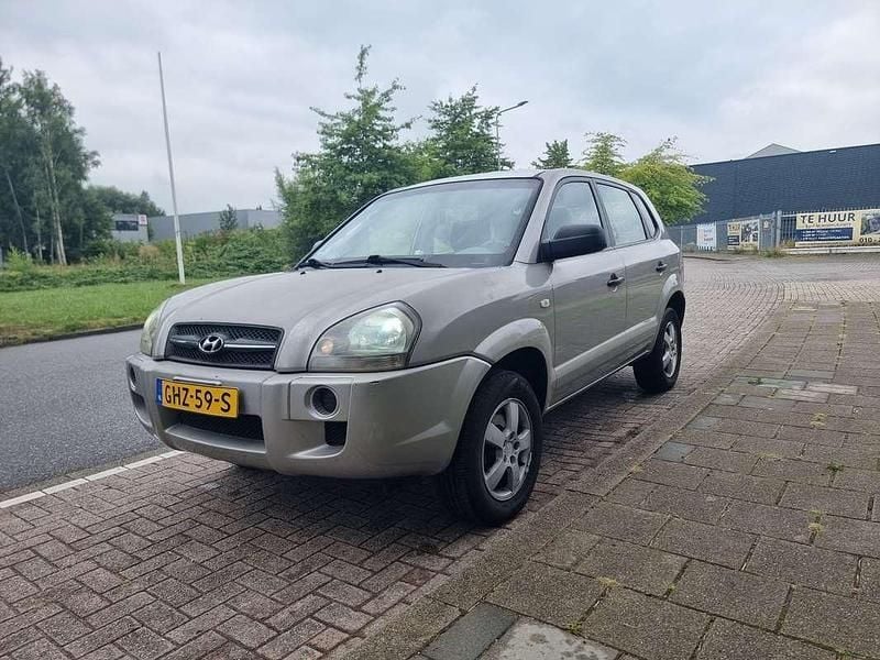 Grijs Gebruikt 2009 Hyundai Tucson Style SUV | € 3.000 (Goede deal) - Afbeelding 1/4