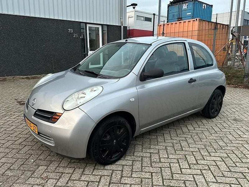 Grijs Gebruikt 2003 Nissan Micra Visia Hatchback | € 999 (Eerlijke prijs) - Afbeelding 1/4