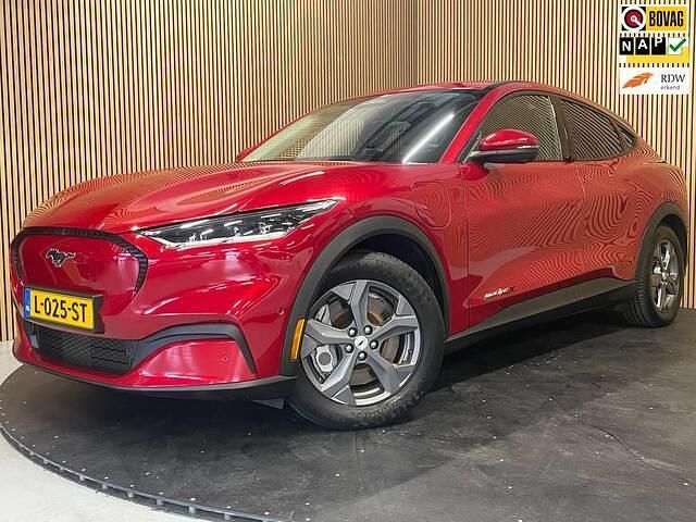 Rood Gebruikt 2021 Ford Mustang Mach-E SUV | € 28.895 (Iets duurder) - Afbeelding 1/2