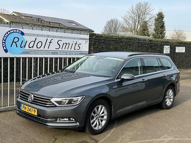 Grijs (metallic) Occasion 2016 VW Passat Stationwagen | € 13.950 (Eerlijke prijs) - Afbeelding 1/4
