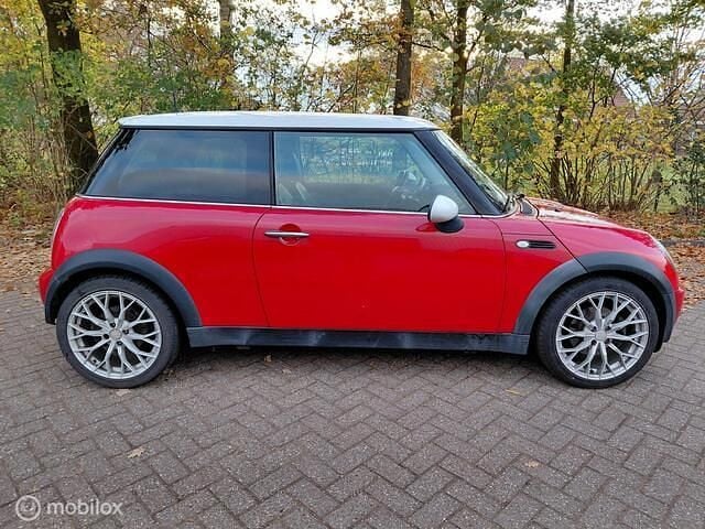 Rood Gebruikt 2003 Mini ONE Hatchback | € 1.450 (Super prijs) - Afbeelding 1/4
