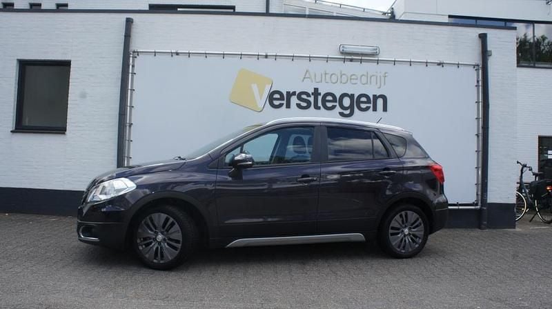 Grijs Gebruikt 2014 Suzuki SX4 S-Cross Exclusive SUV | € 13.950 (Eerlijke prijs) - Afbeelding 1/4