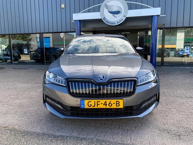 Occasion Skoda Superb Business Line 2024 Grijs Stationwagen