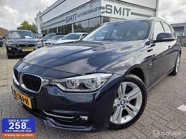 Blauw Gebruikt 2016 BMW 318 Sport Line Stationwagen | € 15.950 (Iets duurder) - Afbeelding 1/4