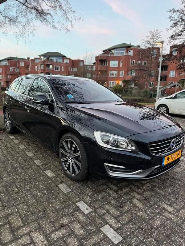 Occasion 2014 Volvo V60 Stationwagen | € 6.995 (Goede deal) - Afbeelding 1/4