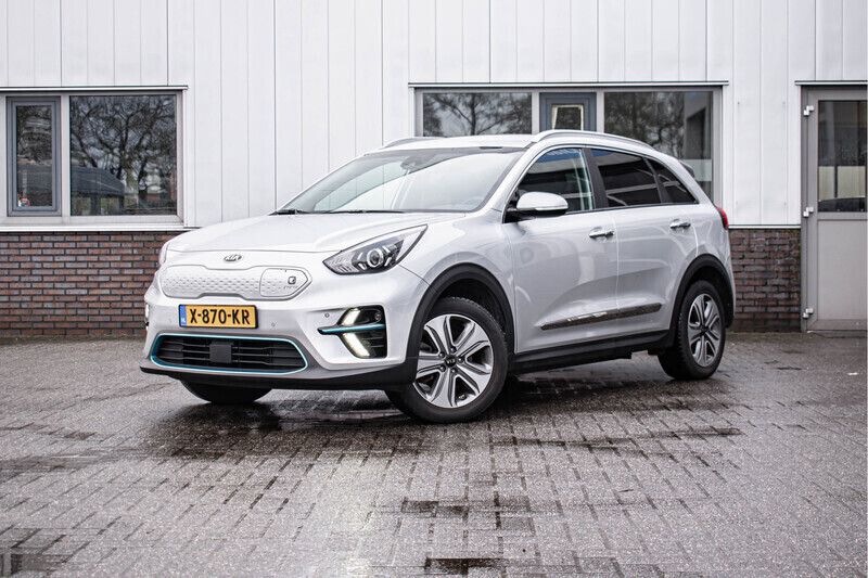 Grijs Gebruikt 2021 Kia e-Niro 4 SUV | € 19.950 - Afbeelding 1/4