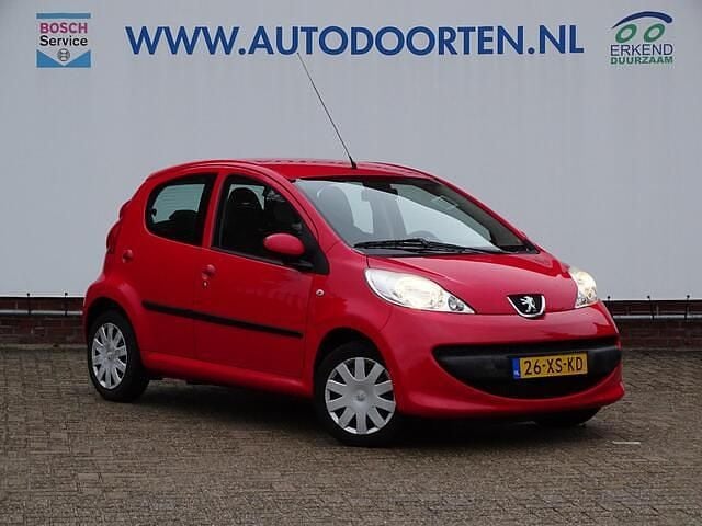 Rood Gebruikt 2007 Peugeot 107 Hatchback | € 1.950 (Goede deal) - Afbeelding 1/4