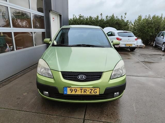 Occasion Kia Rio 97 PK (71 kW) 2007 Groen Hatchback