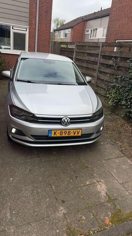 Grijs Gebruikt 2018 VW Polo Comfortline Hatchback | € 9.300 (Super prijs) - Afbeelding 1/4