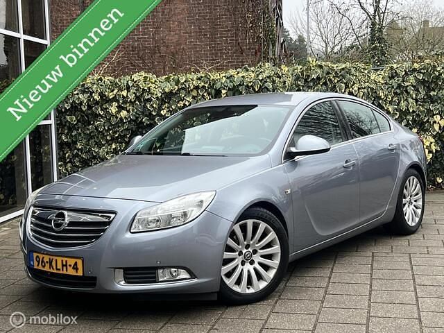 Grijs Occasion 2010 Opel Insignia Cosmo Sedan | € 2.950 (Goede deal) - Afbeelding 1/4