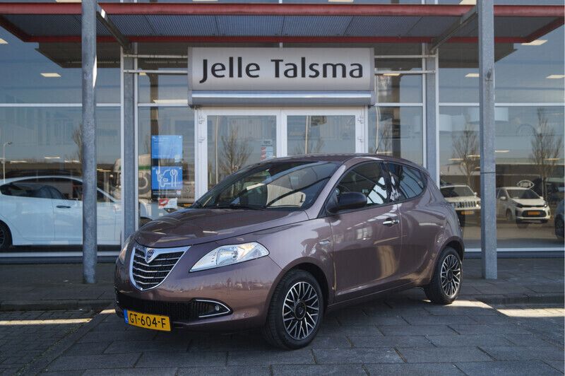 Bruin Gebruikt 2015 Lancia Ypsilon Hatchback | € 6.945 (Eerlijke prijs) - Afbeelding 1/4