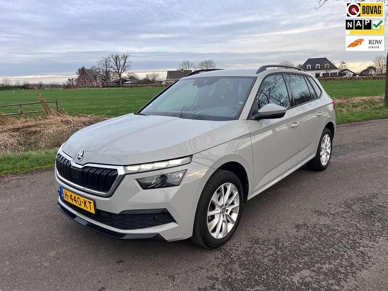 Grijs Gebruikt 2020 Skoda Kamiq Business Line SUV | € 20.950 (Eerlijke prijs) - Afbeelding 1/4
